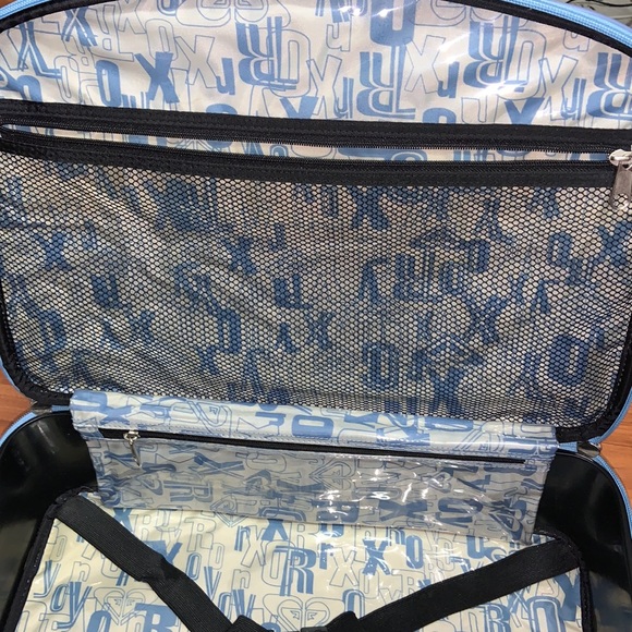 Vintage Roxy Suitcase - Picture 12 of 13